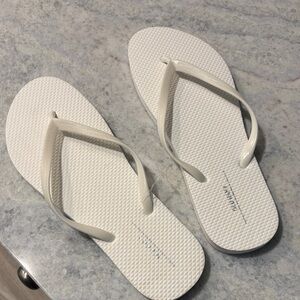 Old Navy Women's White Flip Flops